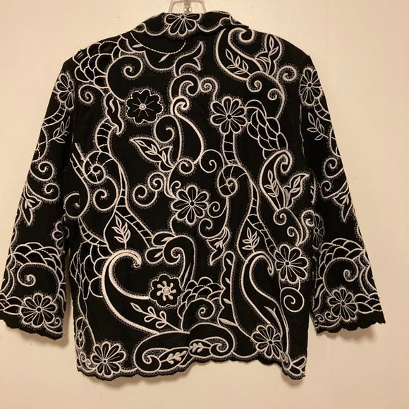 Coldwater Creek Jacket Size 6 Embroidered Floral Black and White 3/4 Sleeve - Picture 6 of 6